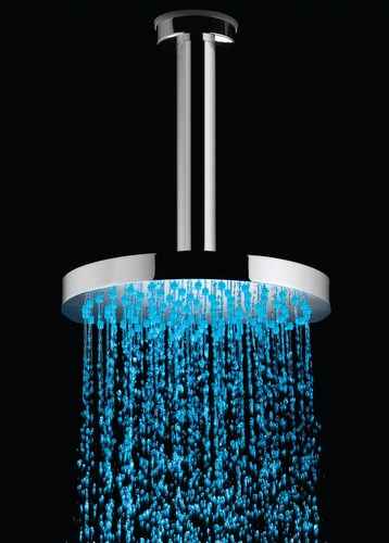 Chuveiros possuem espalhadores com leds de alta perfomace nas cores azul, vermelho, verde e branco.  - Lorenzetti/Divulgao