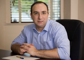 Fabio Sabalo ressalta que a equipe vencedora ter sua metodologia implantada em 2014  - Fabio Sabalo ressalta que a equipe vencedora ter sua metodologia implantada em 2014 e ter um investimento individual para o aprimoramento profissional (Cosil / Divulgao)