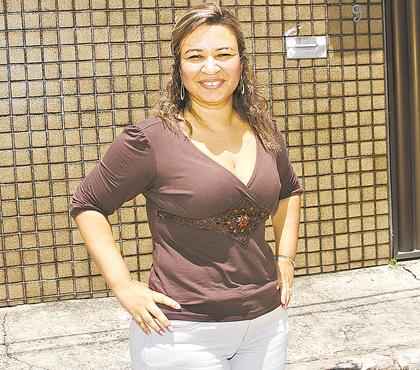 Adlia Lucena aluga dois imveis que respondem por 20% da sua renda mensal - Adlia Lucena aluga dois imveis que respondem por 20% da sua renda mensal (JLIO JACOBINA/DP/D.A PRESS)	
