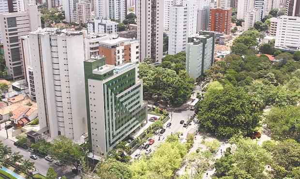 Bairro  preferido por quem tem ligaes com a regio e aprecia rea verde, segundo o mercado - Bairro  preferido por quem tem ligaes com a regio e aprecia rea verde, segundo o mercado (JLIO JACOBINA/DP/D.A PRESS)	

