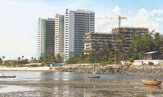 Em janeiro foram ofertadas 140 unidades, onde 131 foram apartamentos de trs quartos - Em janeiro foram ofertadas 140 unidades, onde 131 foram apartamentos de trs quartos (JULIO JACOBINA/DP/D.A PRESS)	
