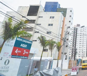 Mesmo em crise, h quem aproveite o momento para comprar imvel mais em conta - Joo Veloso/ESP. DP/D.A PRESS